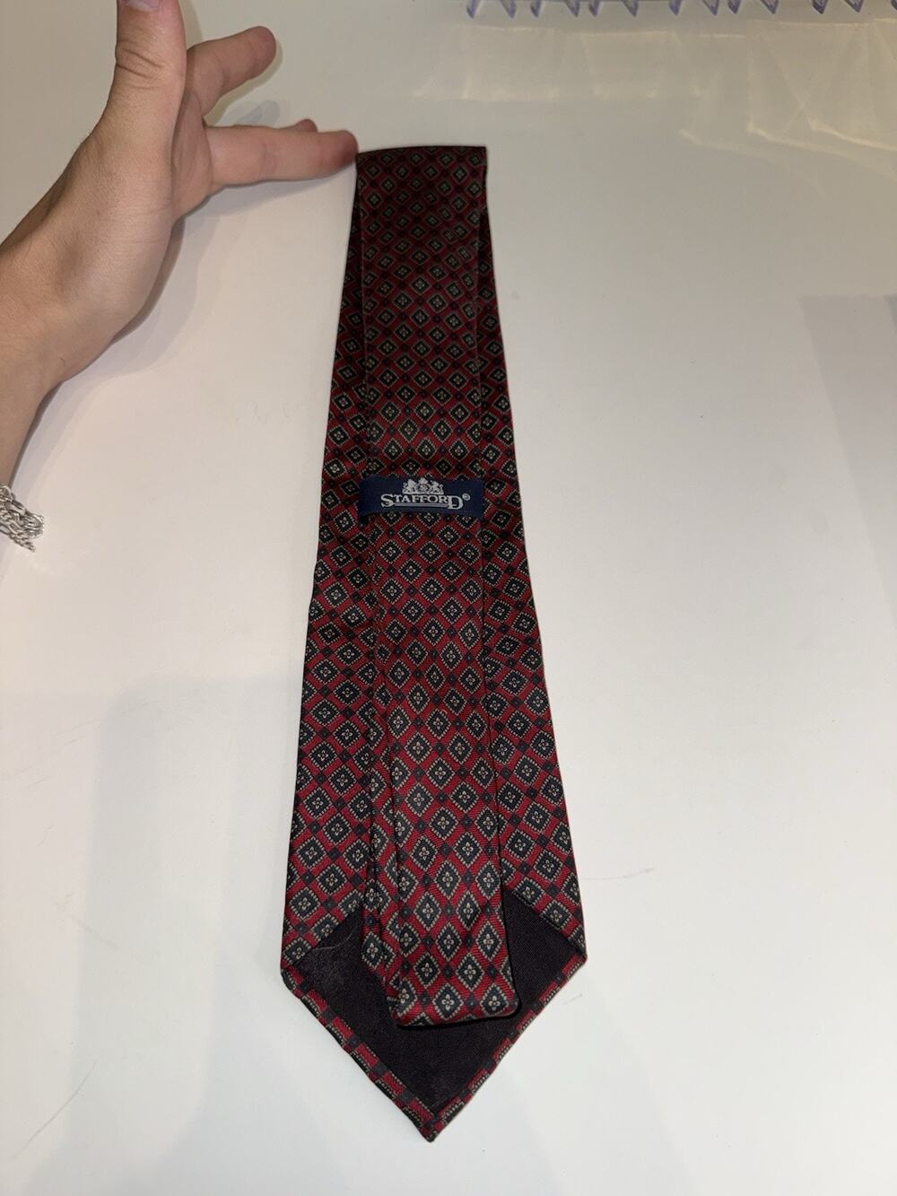 Stafford Men's Neck Tie Red Shades Geometric Flowers White Accent NWOT 3.25 Inch
